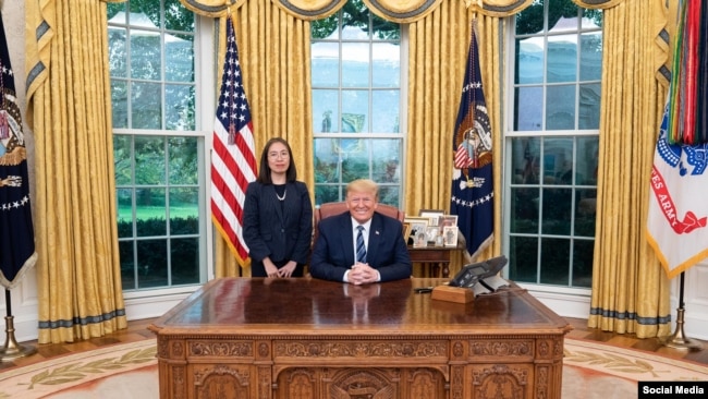 Blogger Mẹ Nấm - tức Nguyễn Ngọc Như Quỳnh và Tổng thống Hoa Kỳ Donald Trump, ngày 07/11/2019. Facebook Nguyen Ngoc Nhu Quynh.