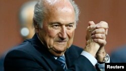 El presidente de la FIFA, Joseph Blatter, logró conquistar su quinto período al frente del organismo internacional. 