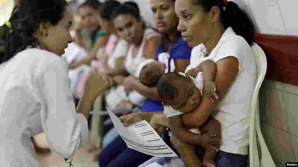 Crianças com microcefalia no hospital Osvaldo Cruz, no Recife &nbsp;