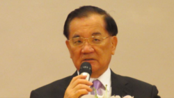 国民党前主席连战访问中国,台湾各界关注和反应