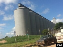 Iziphala kukhanya sesitshaya umoya ngenxa yokuswelakala komumbu.