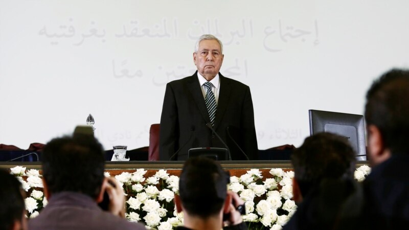 Algérie: des ministres et un homme d'affaires entendus par le juge d'instruction