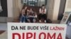 Arhiva - Studenti okupljeni u inicijativu "1 od 5 miliona" tokom protesta ispred Rektorata Beogradskog univerziteta, 19. jula 2019. (Foto: "1 od 5 miliona")