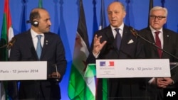 로랑 파비우스(가운데) 프랑스 외무장관이 12일 시리아국민연합의 평화회담 참여를 촉구하고 있다. 