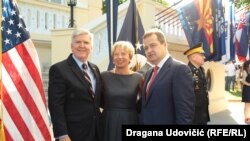 Srpski ministar inostranih poslova Ivica Dacic (desno) i ambasador SAD u Beogradu Kajl Skot (Kyle Scott). Arhiv, Beograd, 5. jul 2016.