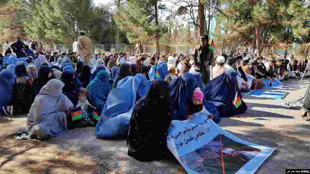 اشتراک زنان هلمند در گردهمایی حمایت از نیروهای نظامی افغانستان 