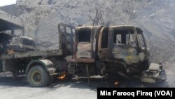 10일 파키스탄에서 무장세력의 공격을 받은 나토군 차량.