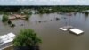 Edificaciones a lo largo del río Arkansas rodeados por el agua en esta imagen aérea en Fort Smith, Arkansas, el 30 de mayo de 2019. REUTERS/ Drone Base 
