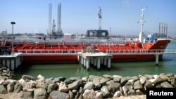 Российский танкер в иранском порту