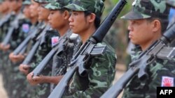 KNU တပ္ဖဲြ႔ဝင္မ်ား။ (ဇန္နဝါရီ ၃၀၊ ၂၀၁၂)