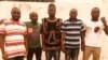 Quelques jeunes militants du MRC libérés après six mois de détention provisoire en prison à Yaoundé, Cameroun, le 15 juillet 2019. (VOA/Emmanuel Jules Ntap)