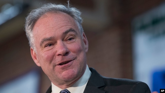 El senador demócrata por Virginia Tim Kaine dice que más sanciones a Venezuela son apropiadas, pero deben aplicarse con cuidado.