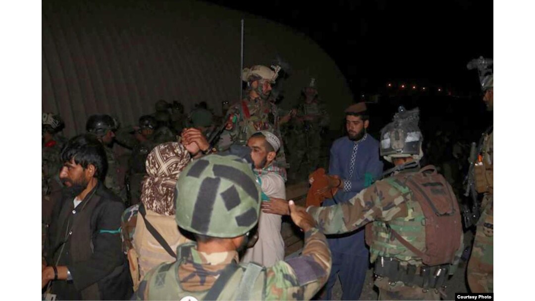 Detainees from Taliban prisons in Helmand province are transferred to an Afghan army facility for interrogation. (MOD)