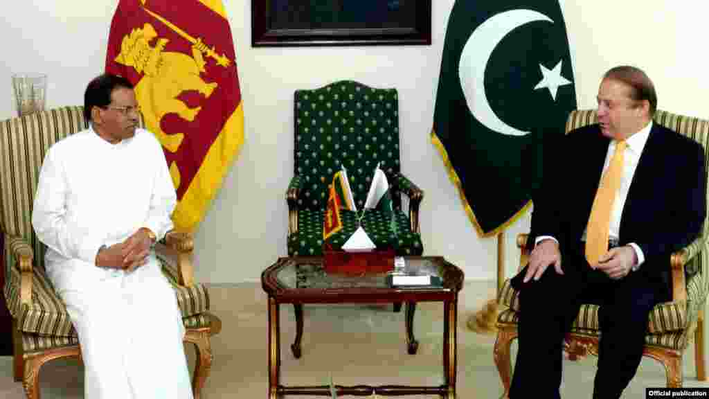 وزیراعظم نواز شریف کے ساتھ صدر میتھری پالا سری سینا نے باضابطہ ملاقات کی۔