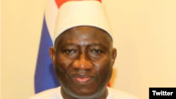 Tsohon Shugaban Najeriya Goodluck Jonathan, a lokacin da ya kai ziyara Gambia (Twitter/ State of Gambia 