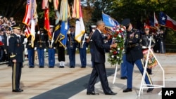 奥巴马在阿灵顿公墓向近2200万美国老兵致敬