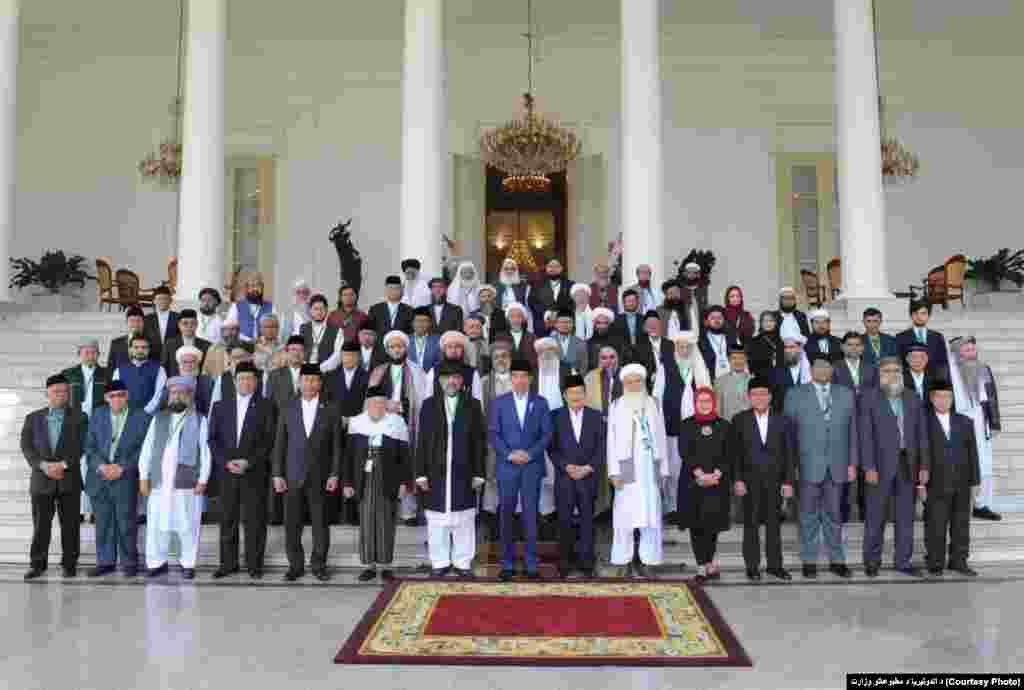 تصویر یادگاری پایان نشست نمایندگان علمای افغانستان، پاکستان و اندونیزیا