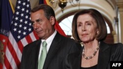 Chủ tịch Hạ viện Dân biểu John Boehner (trái) và lãnh đạo khối thiểu số Hạ viện Dân biểu Nancy Pelosi