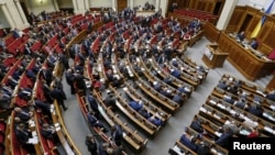 Ukrainian legislators attend a parliament session in Kyiv, Ukraine, March 29, 2016.