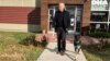 Presiden terpilih AS, Joe Biden, saat mengadopsi anjing dari DHA (Delaware Humane Association) di Wilmington, Delaware, 17 November 2018. (Foto: dok).