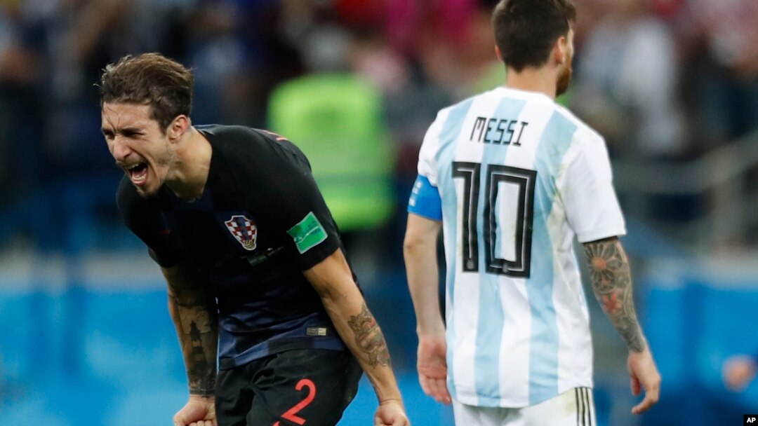 Sime Vrsaljko của Croatia ăn mừng trận thắng 3-0 trước Argentina hôm 21/6.