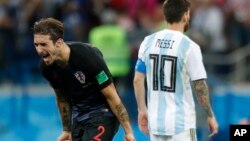 Sime Vrsaljko của Croatia ăn mừng trận thắng 3-0 trước Argentina hôm 21/6.