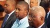 No meio Ndambi Guebuza, com o pai Armando Guebuza à sua esquerda. Eles serão ouvidos no processo de Londres. 