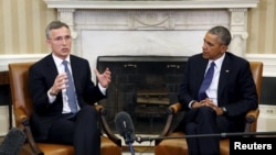 Generalni sekretar NATO-a Jens Stoltenberg i predsednik Barak Obama daju izjave posle sastanka u Beloj kući