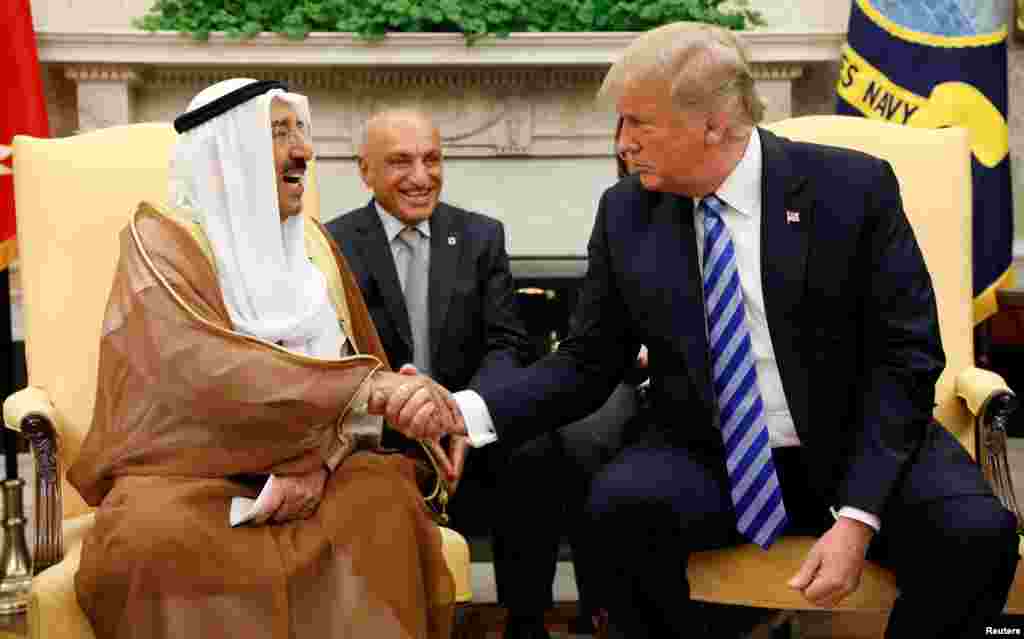 دونالد ترامپ رئیس جمهوری ایالات متحده، در کاخ سفید، میزبان امیر کویت بود. دو طرف در مورد مسائل دوجانبه، توسعه روابط تجاری و نیز همکاری&zwnj;های امنیتی و ایران گفت&zwnj;وگو کردند.