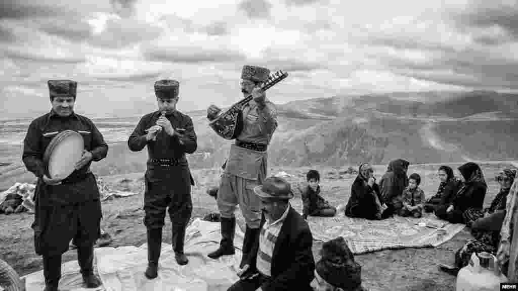 عاشیق ها نوازندگان و خوانندگان آذربایجانی - عکس