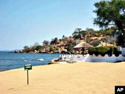 Next spring, Youth of Malawi will sponsor a trip for 300 orphans to the beach of Salima on the shores of Lake Malawi