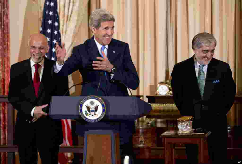 رهبران حکومت وحدت ملی افغانستان با جان کری وزیر خارجۀ ایالات متحده در ضیافت شام سه شنبه در وزارت امور خارجۀ ایالات متحده امریکا