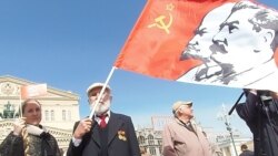 展示共产党标志违法 拉脱维亚男子挥舞苏联国旗受处罚