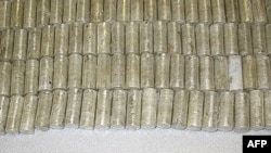 Cảnh sát phát hiện hàng trăm gram heroin, cần sa, chất gây nghiện ecstasy và amphetamines trị giá hơn 23.000 đô la tại khu nghỉ mát ở bang Terengganu.