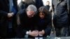 Geçen ay Paris'i ziyaret eden New York Belediye Başkanı Bill de Blasio, evsahibi Belediye Başkanı Anne Hidalgo'yla birlikte Republique meydanında terör saldırısı kurbanları için düzenlenen anma törenine katılmıştı.