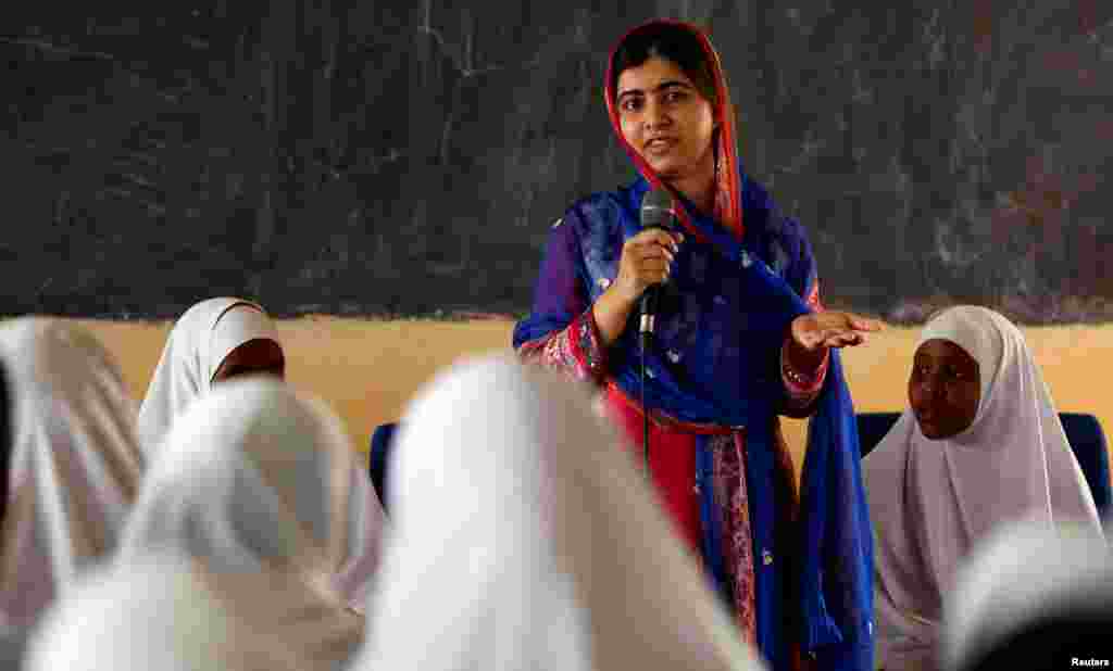 نوبل انعام یافتہ پاکستانی ملالہ یوسفزئی نے رواں سال جولائی میں اپنی سالگرہ کا دن داداب پناہ گزینوں کے کیمپ میں گزارا تھا۔