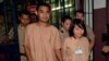 Hai sinh viên Thái Lan bị tuyên án tù về tội nhạo báng nhà vua
