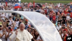 Le pape François lors de la messe finale pour conclure les Journées mondiales de la Jeunesse a à Cracovie, Pologne, le 31 juillet 2016.
