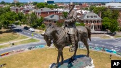 Cтатуя генерала Конфедерации Роберта Ли в Ричмонде, штат Вирджиния.