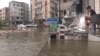 بارش میں ڈیفنس پھر زیرِ آب، کراچی کا پانی سمندر میں کیوں نہیں جا رہا؟