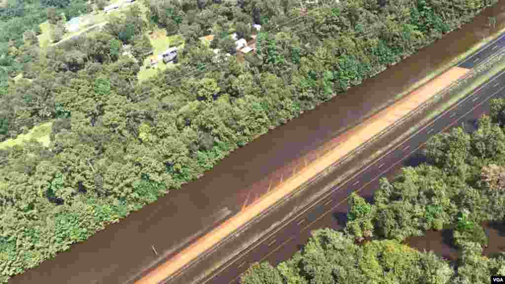 Photography by VOA's Celia Mendoza. Helicopter flight - courtesy Texas Army National Guard.