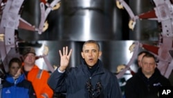 Tổng thống Obama phát biểu tại nhà máy thuộc Tập đoàn Thép Hoa Kỳ ở ngoại ô Pittsburgh, ngày 29/1/2014.