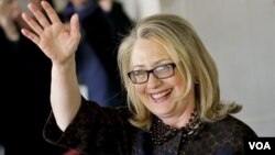 Mantan Menlu AS, Hillary Rodham Clinton menjadi tokoh politik yang paling banyak disukai di Amerika dalam survei Universitas Quinnipiac 8/2 (foto: dok). 