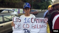 Jóvenes venezolanos marchan en rechazo por muerte de estudiantes