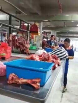 Situasi Los Daging Pasar Badung di seberang Pasar Kumbasari, Bali (courtesy: Luh Mas).