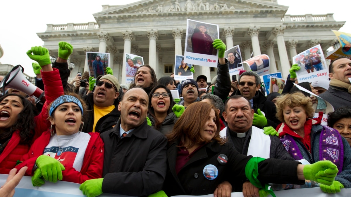 US Court Blocks Trump Decision To End Protection Of Young Immigrants