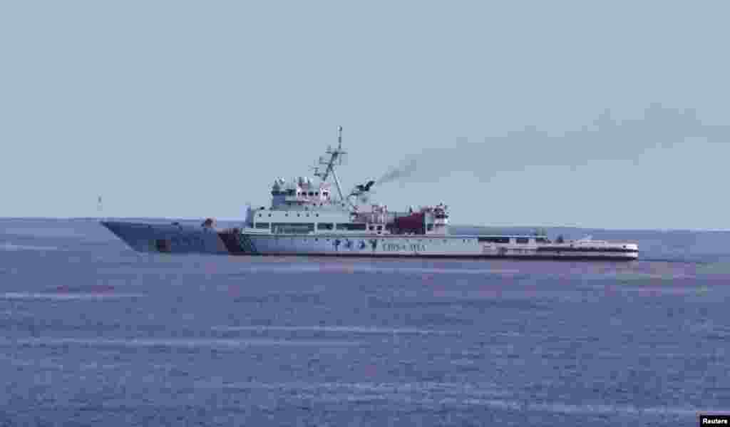 Chinese patrol ship Haixun 01 is pictured during a search for Flight MH370, in the south Indian Ocean, April 5, 2014. (CNS photo)