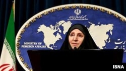 Người phát ngôn Bộ Ngoại giao Marzieh Afkham tuyên bố Iran chỉ sẽ chấp nhận một thỏa thuận theo cách thức ‘một bước đơn giản.’