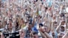People attend an opposition demonstration to protest Protesti u Belorusiji protiv rezultata predsedničkih izbora, 17. avgust 2020. (Foto: Rojter/Vasily Fedosenko)