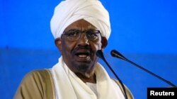 Presiden Sudan Omar al-Bashir berbicara di Khartoum (foto: dok).